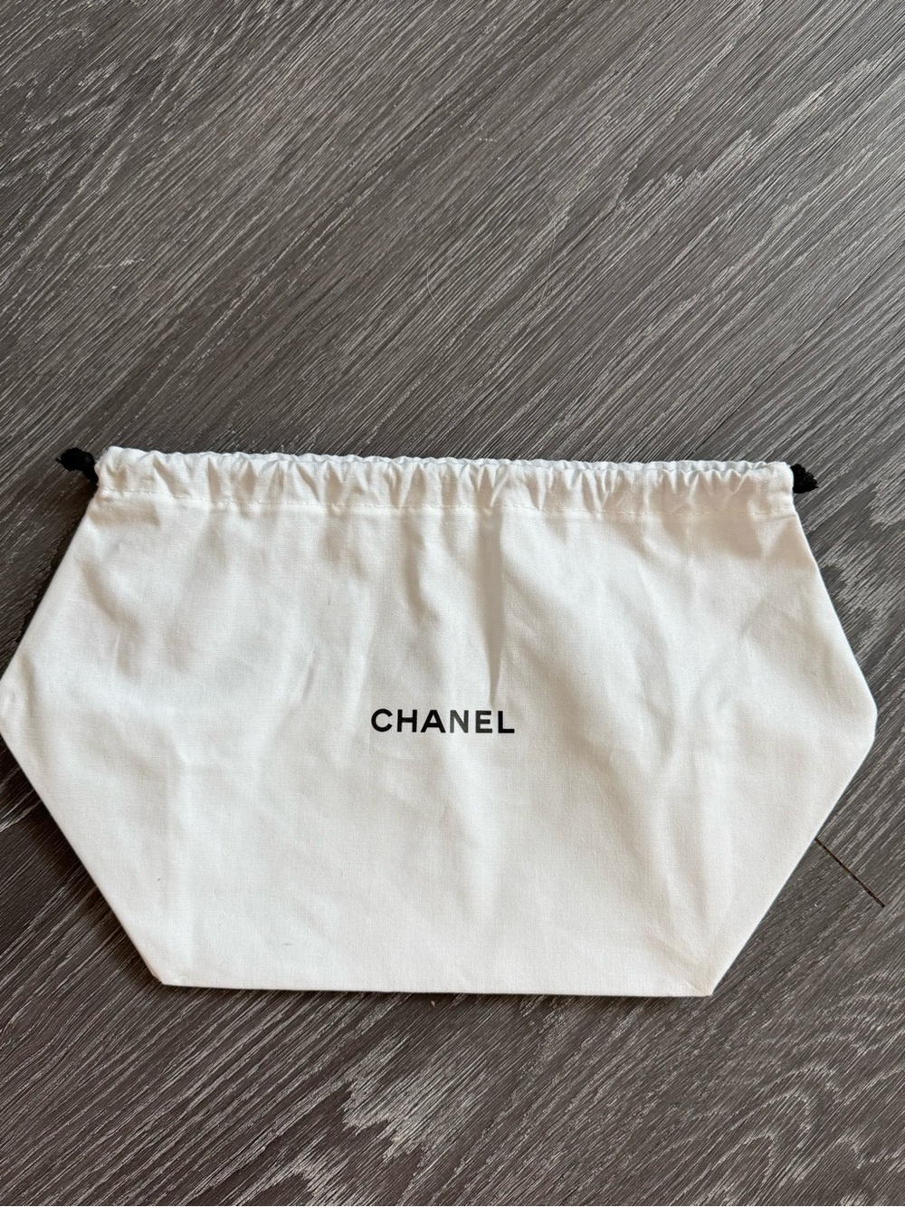Cosmetic pouch/ dust bag